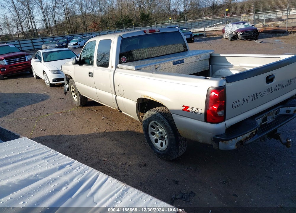 2005 CHEVROLET SILVERADO 1500 WORK TRUCK VIN: 1GCEK19B15E251162