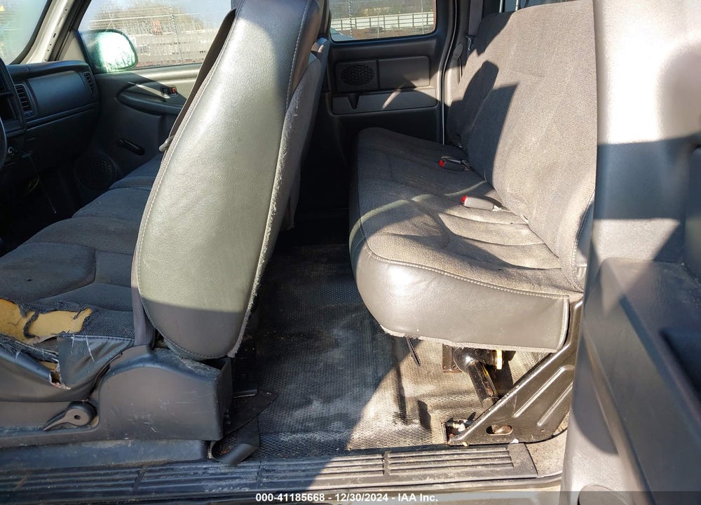 2005 CHEVROLET SILVERADO 1500 WORK TRUCK VIN: 1GCEK19B15E251162