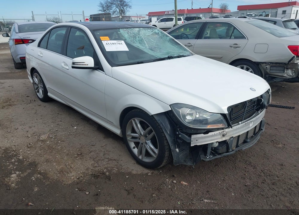 2013 MERCEDES-BENZ C 250 LUXURY/SPORT VIN: WDDGF4HB0DA842580