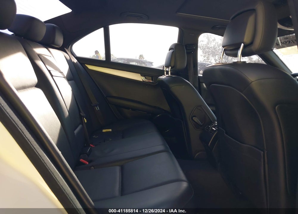 2010 MERCEDES-BENZ C 300 LUXURY/SPORT VIN: WDDGF5EB8AR098377