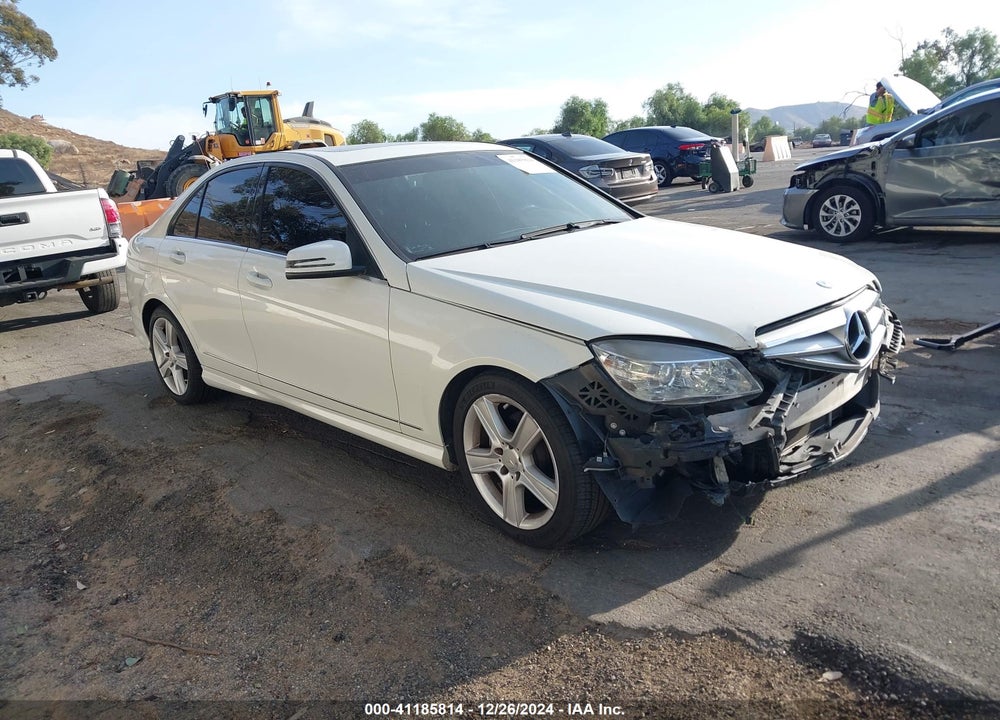 2010 MERCEDES-BENZ C 300 LUXURY/SPORT VIN: WDDGF5EB8AR098377
