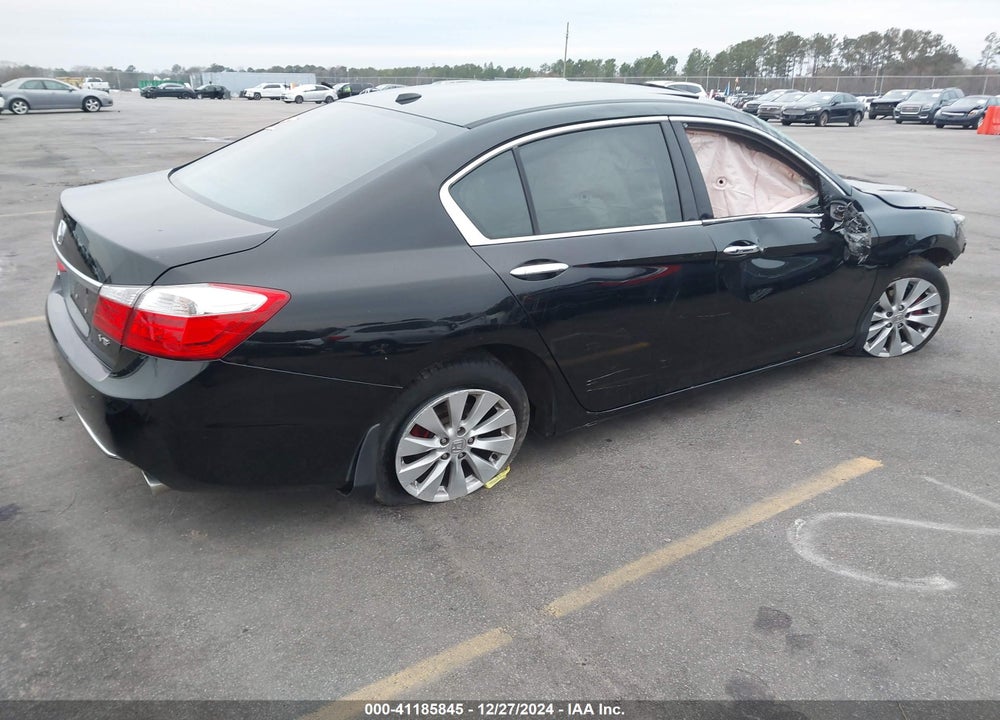 2015 HONDA ACCORD VIN: 1HGCR3F82FA019204