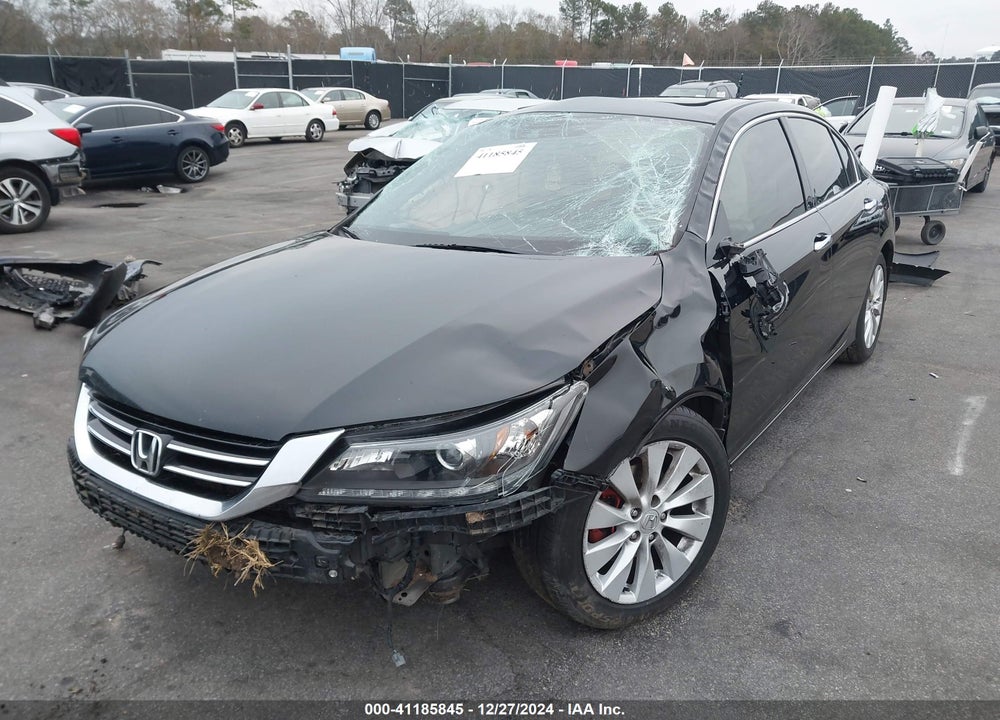 2015 HONDA ACCORD VIN: 1HGCR3F82FA019204