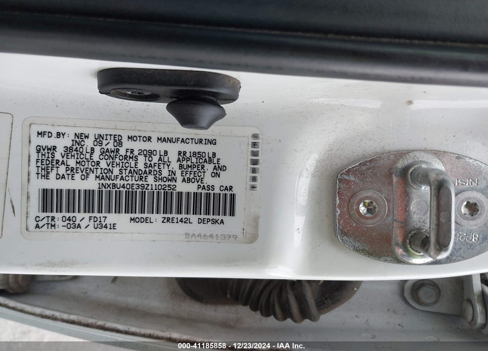 2009 TOYOTA COROLLA S VIN: 1NXBU40E39Z110252