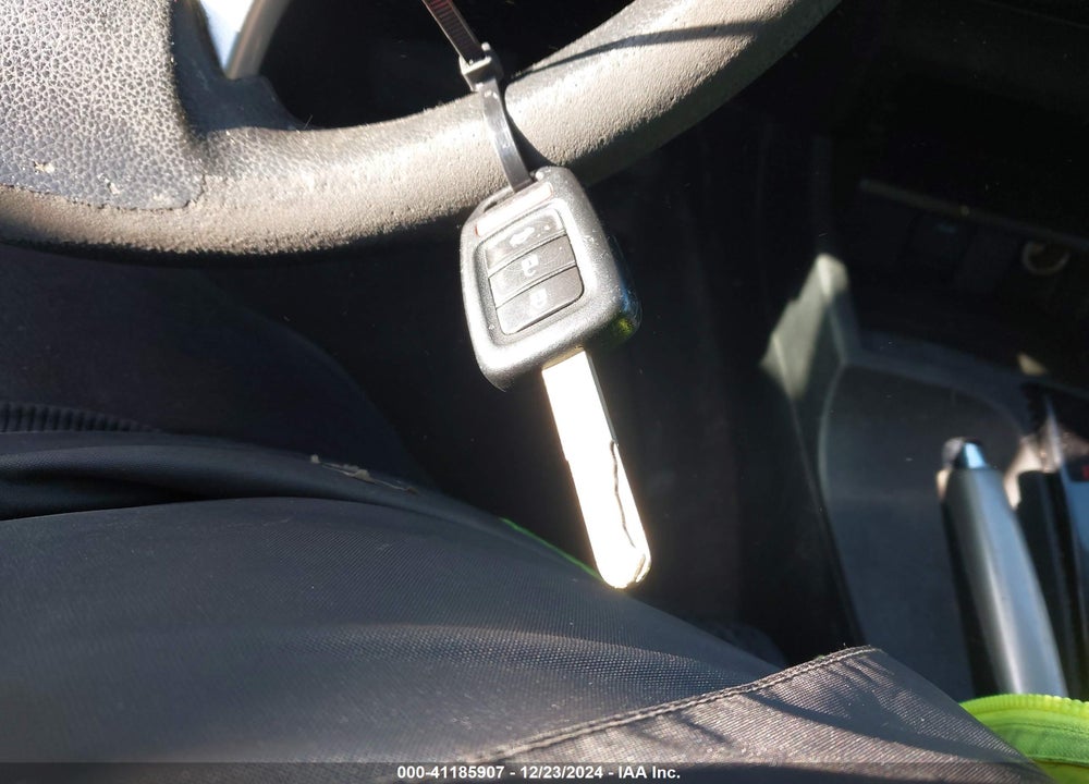 2015 HONDA CIVIC LX VIN: 19XFB2F53FE224883