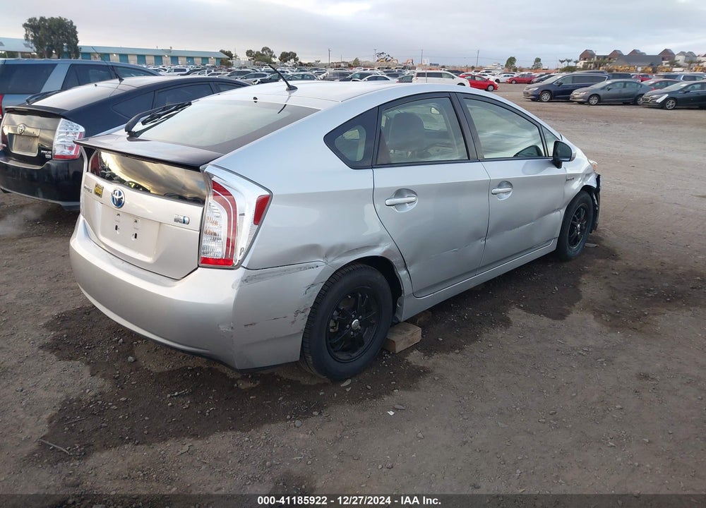 2015 TOYOTA PRIUS VIN: JTDKN3DU8F1945211