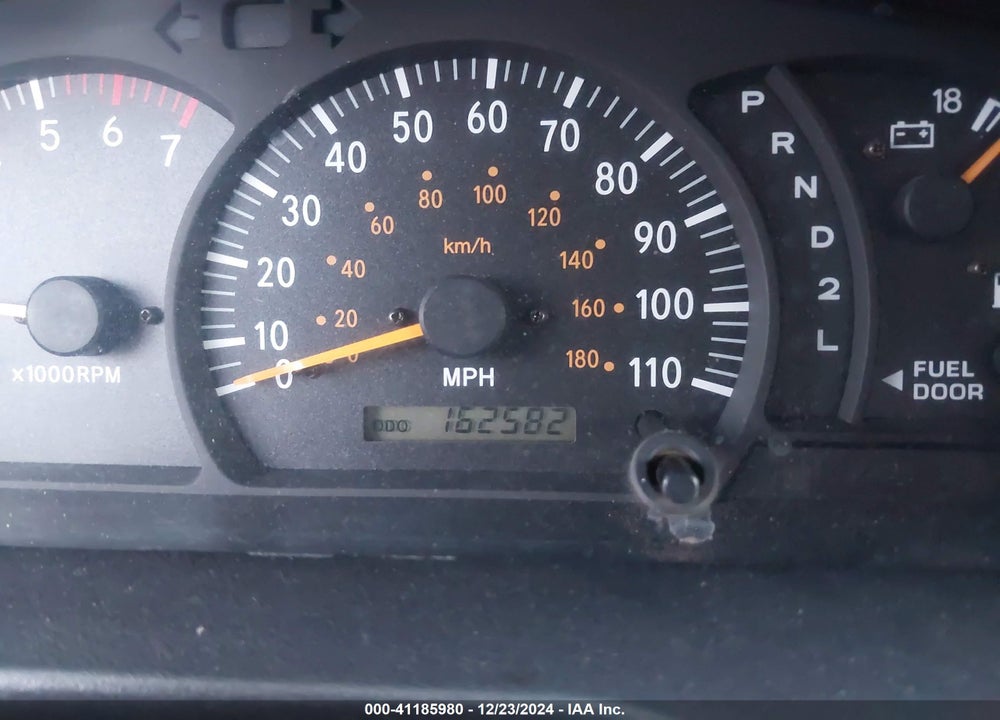 2004 TOYOTA TUNDRA LIMITED V8 VIN: 5TBDT48114S450068