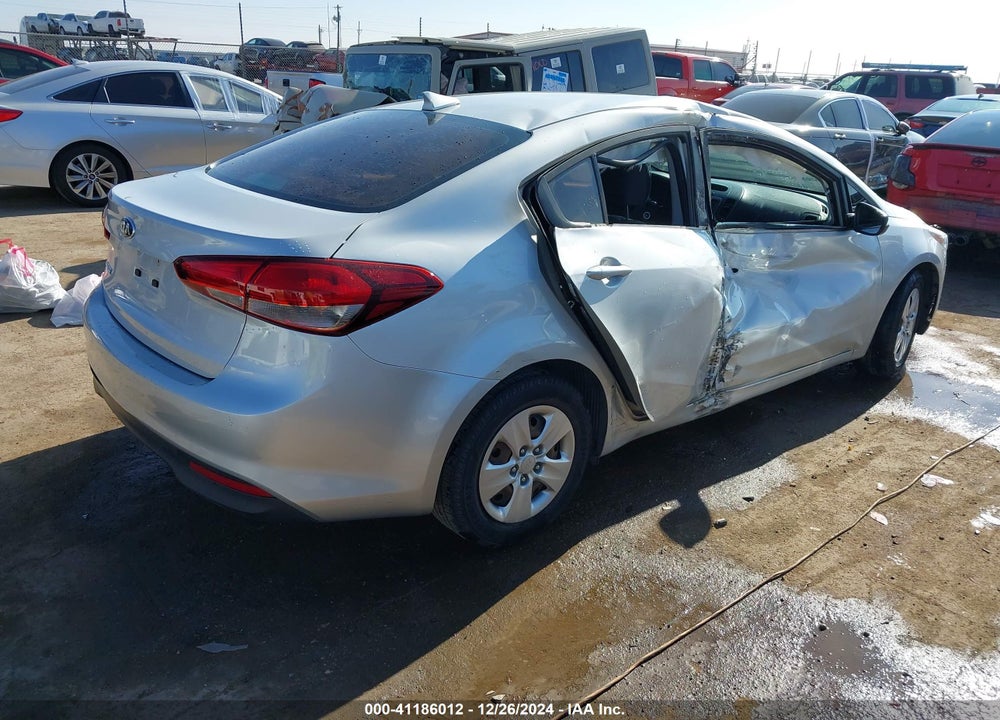 2018 KIA FORTE VIN: 3KPFL4A72JE166159
