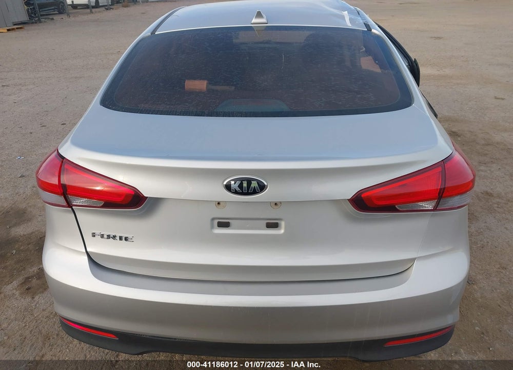 2018 KIA FORTE VIN: 3KPFL4A72JE166159