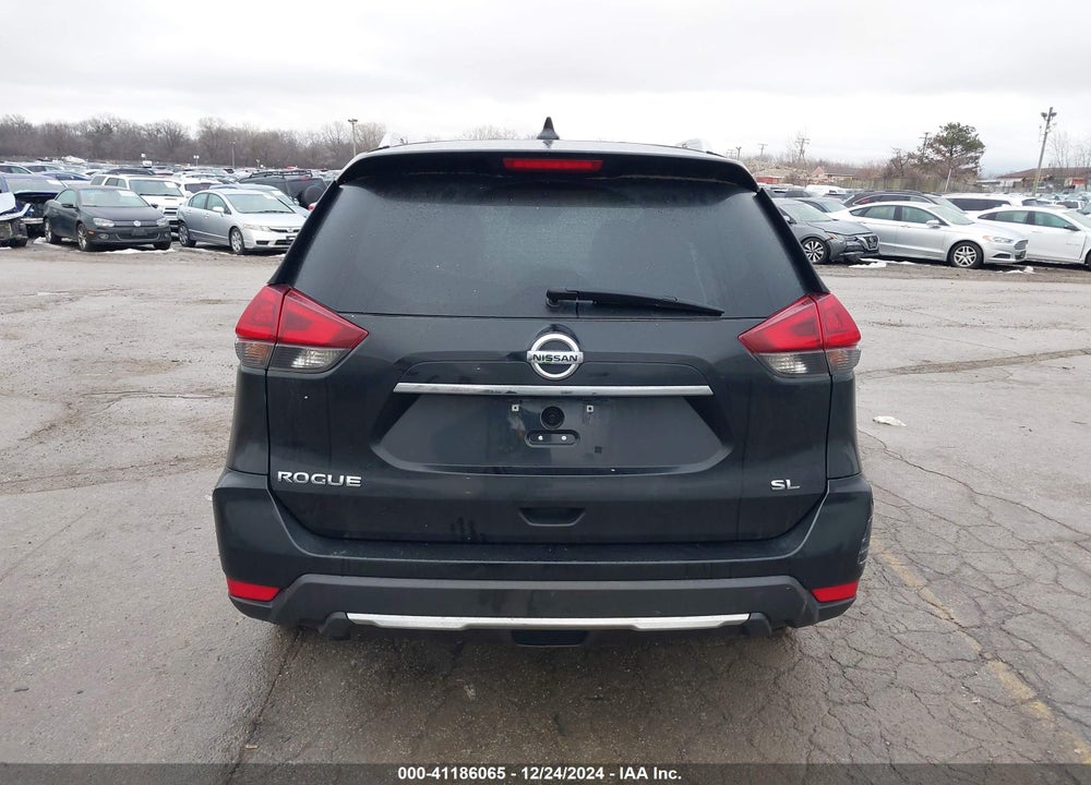 2018 NISSAN ROGUE VIN: 5N1AT2MT3JC781152