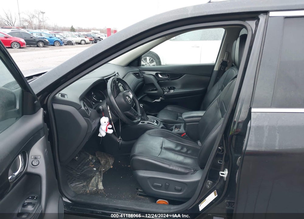 2018 NISSAN ROGUE VIN: 5N1AT2MT3JC781152