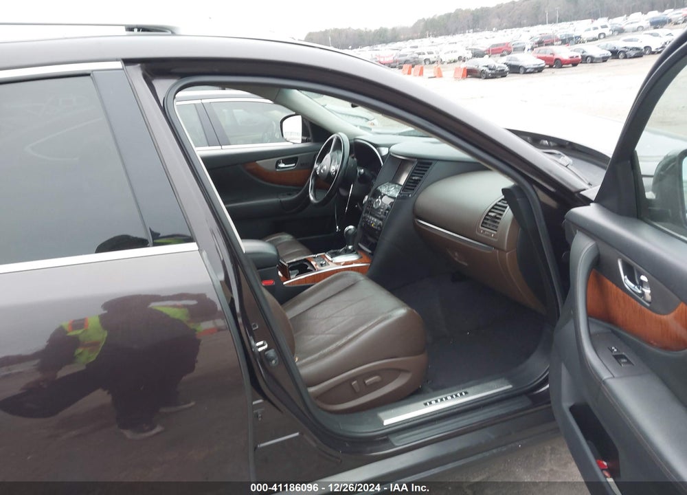 2016 INFINITI QX70 VIN: JN8CS1MU9GM130263