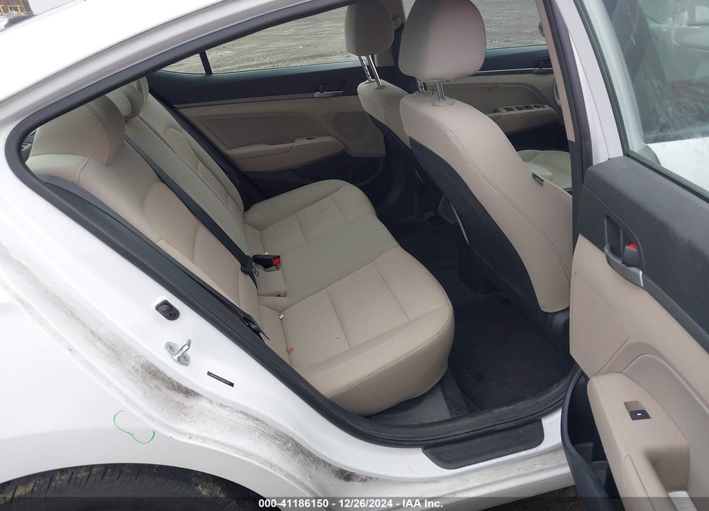 2017 HYUNDAI ELANTRA VIN: 5NPD84LF5HH053311