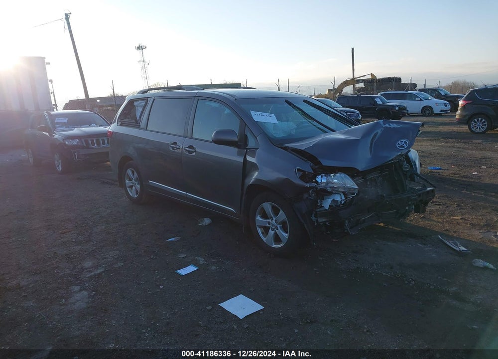 2015 TOYOTA SIENNA LE 8 PASSENGER VIN: 5TDKK3DC6FS607437