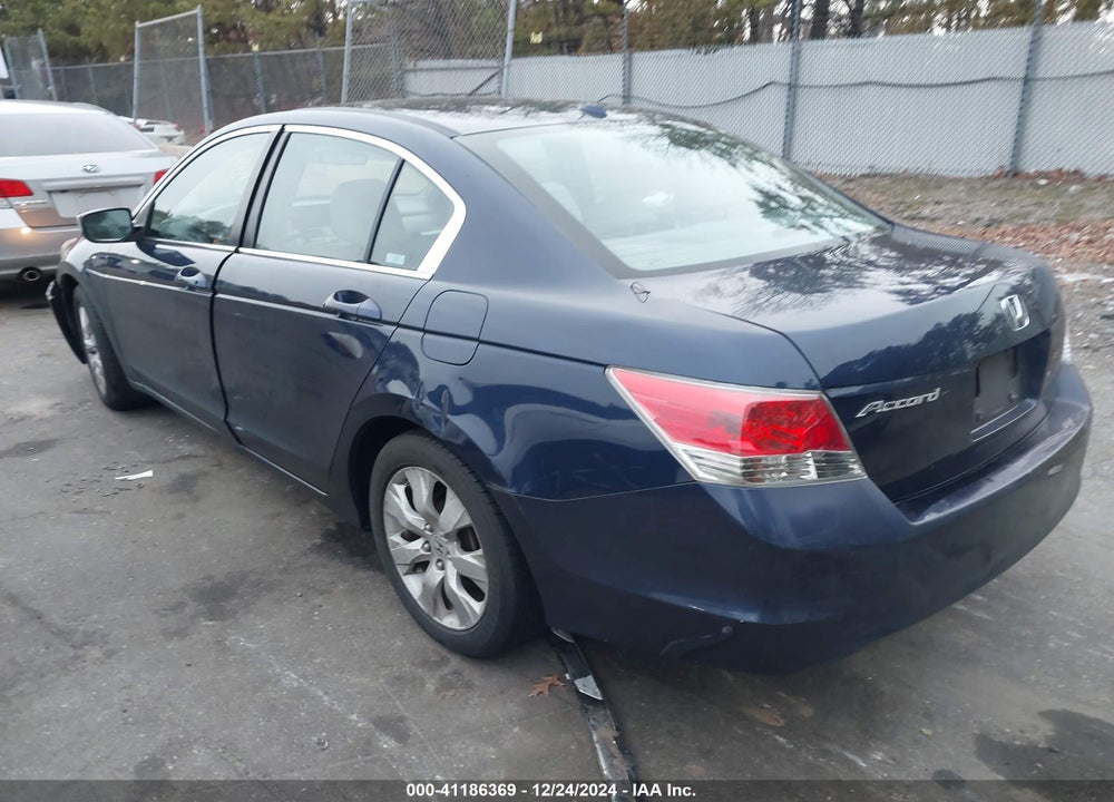 2008 HONDA ACCORD VIN: 1HGCP26828A057552