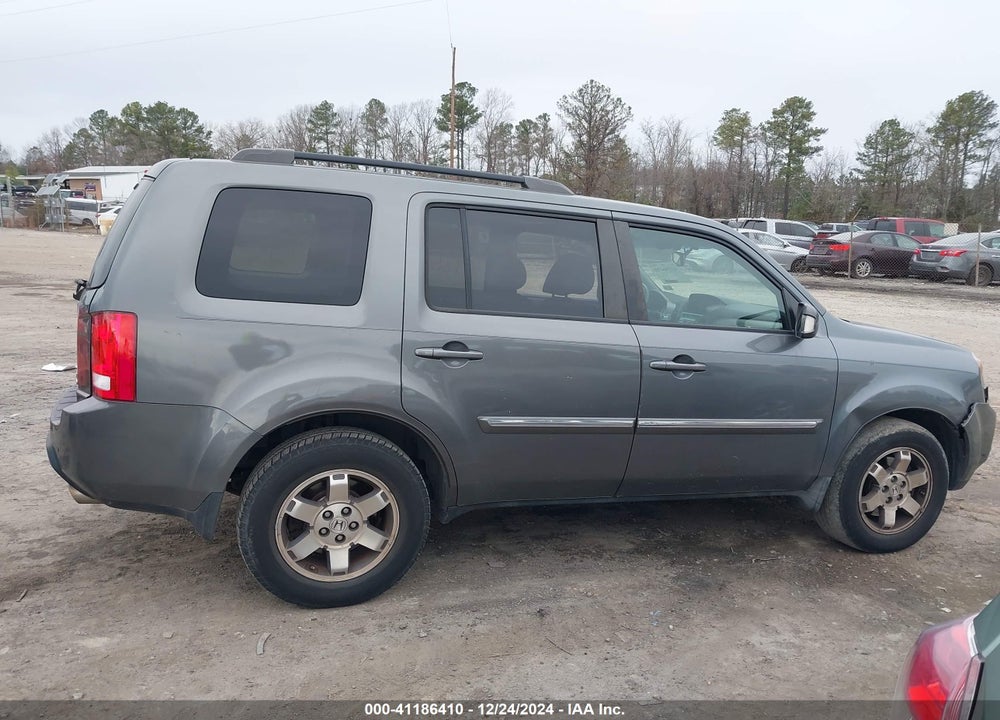 2011 HONDA PILOT TOURING VIN: 5FNYF4H97BB007673