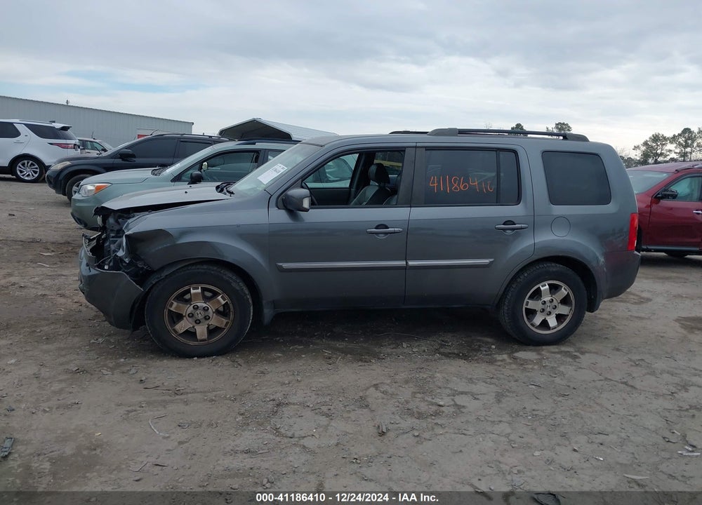 2011 HONDA PILOT TOURING VIN: 5FNYF4H97BB007673