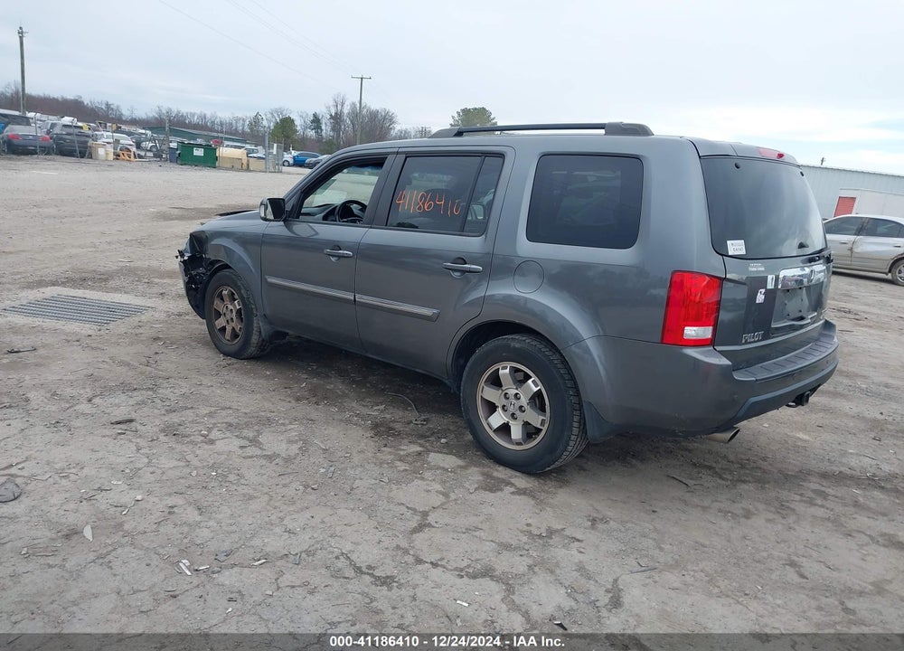 2011 HONDA PILOT TOURING VIN: 5FNYF4H97BB007673