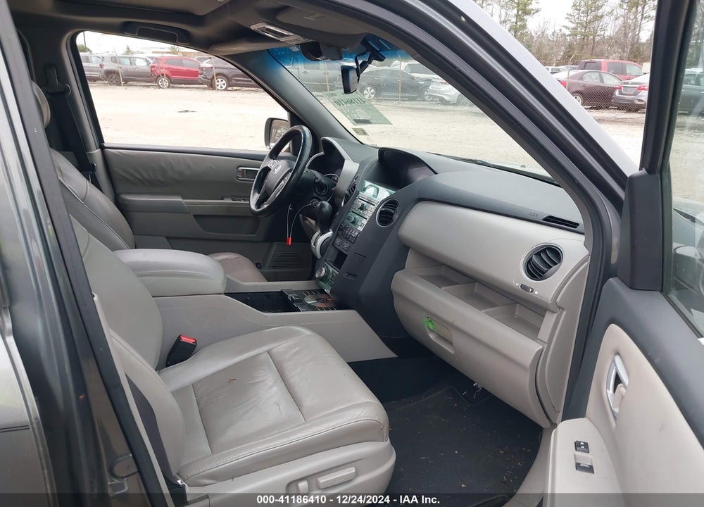 2011 HONDA PILOT TOURING VIN: 5FNYF4H97BB007673
