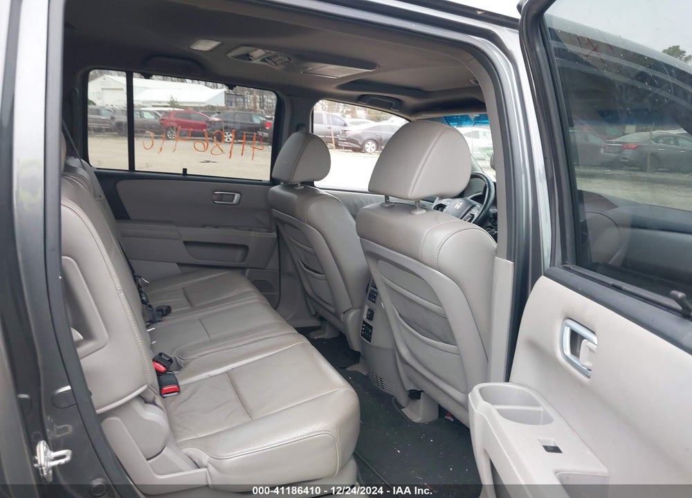 2011 HONDA PILOT TOURING VIN: 5FNYF4H97BB007673