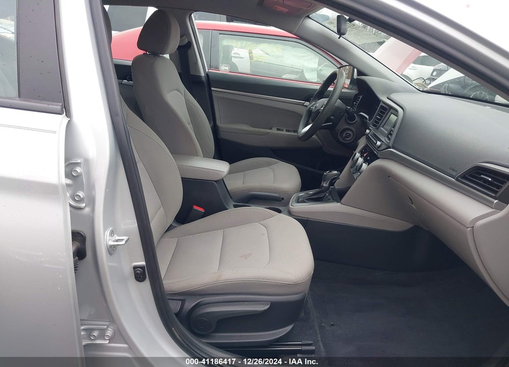 2019 HYUNDAI ELANTRA SE VIN: 5NPD74LF6KH494651