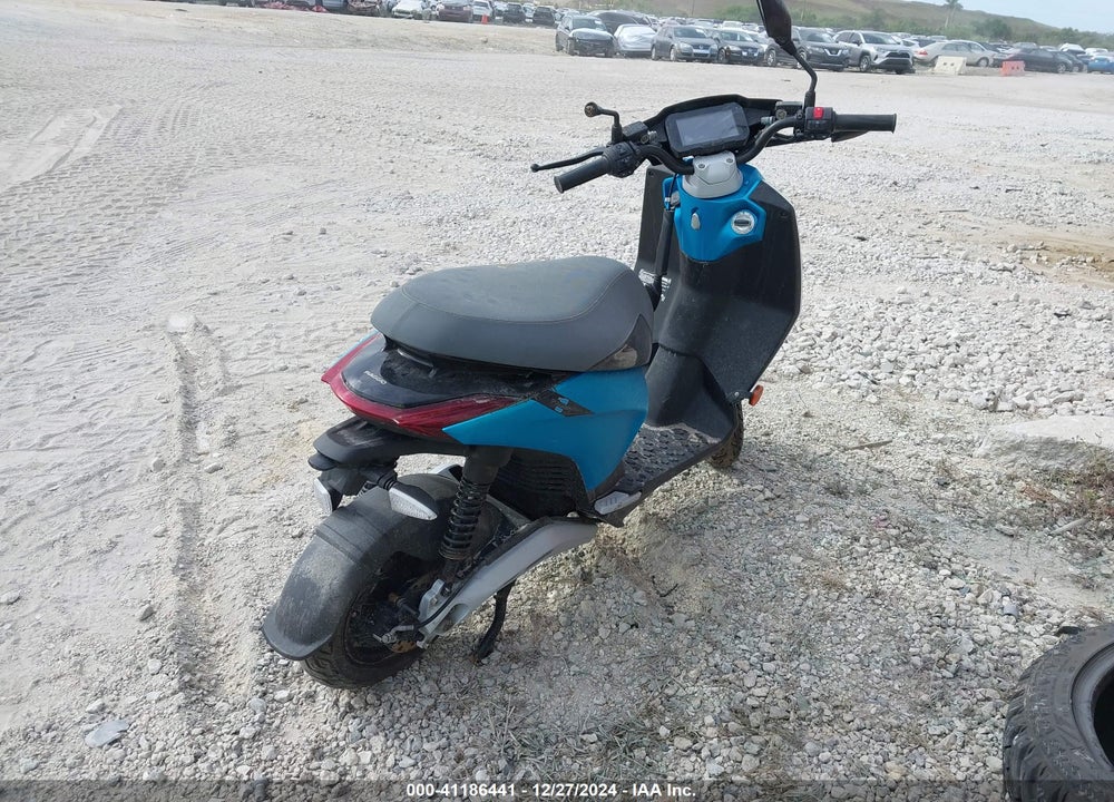 2022 PIAGGIO 1 ACTIVE VIN: ZAPME1EB2N4000258