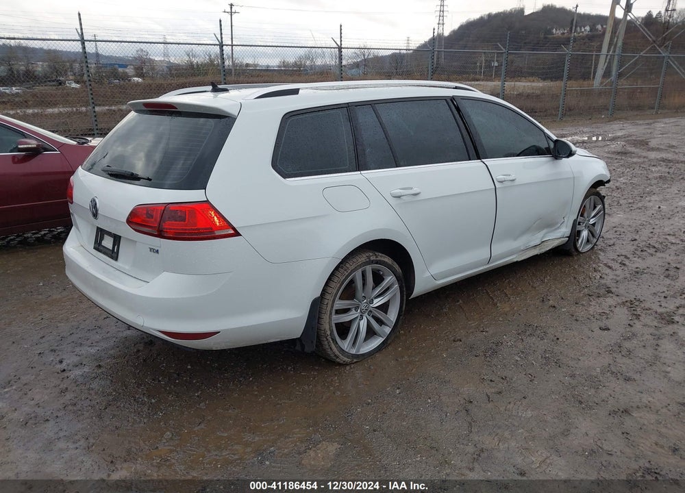 2015 VOLKSWAGEN GOLF SPORTWAGEN TDI SEL 4-DOOR VIN: 3VWFA7AU0FM517206