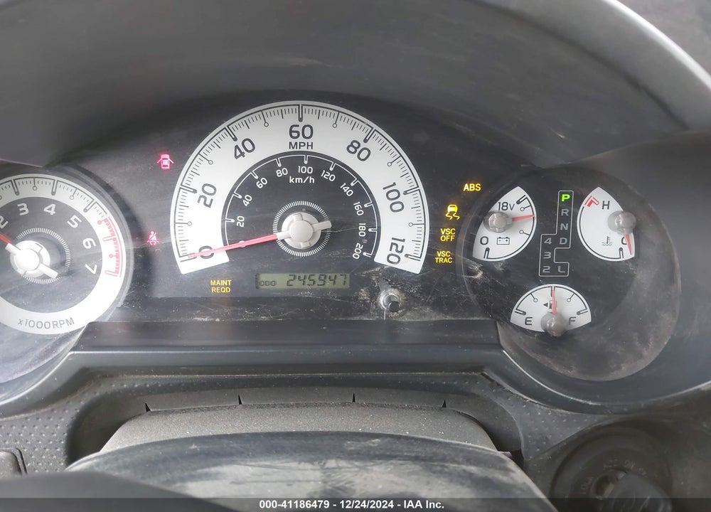 2007 TOYOTA FJ CRUISER VIN: JTEBU11F470047057