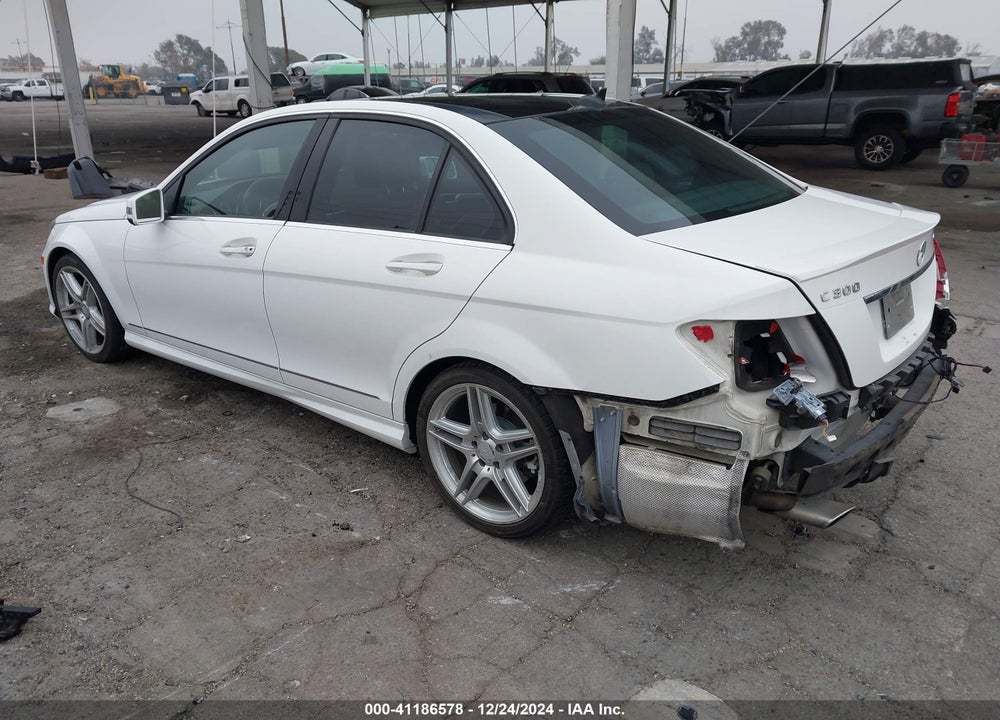 2014 MERCEDES-BENZ C 300 LUXURY 4MATIC/SPORT 4MATIC VIN: WDDGF8AB4EG226400
