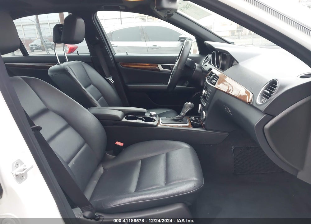 2014 MERCEDES-BENZ C 300 LUXURY 4MATIC/SPORT 4MATIC VIN: WDDGF8AB4EG226400