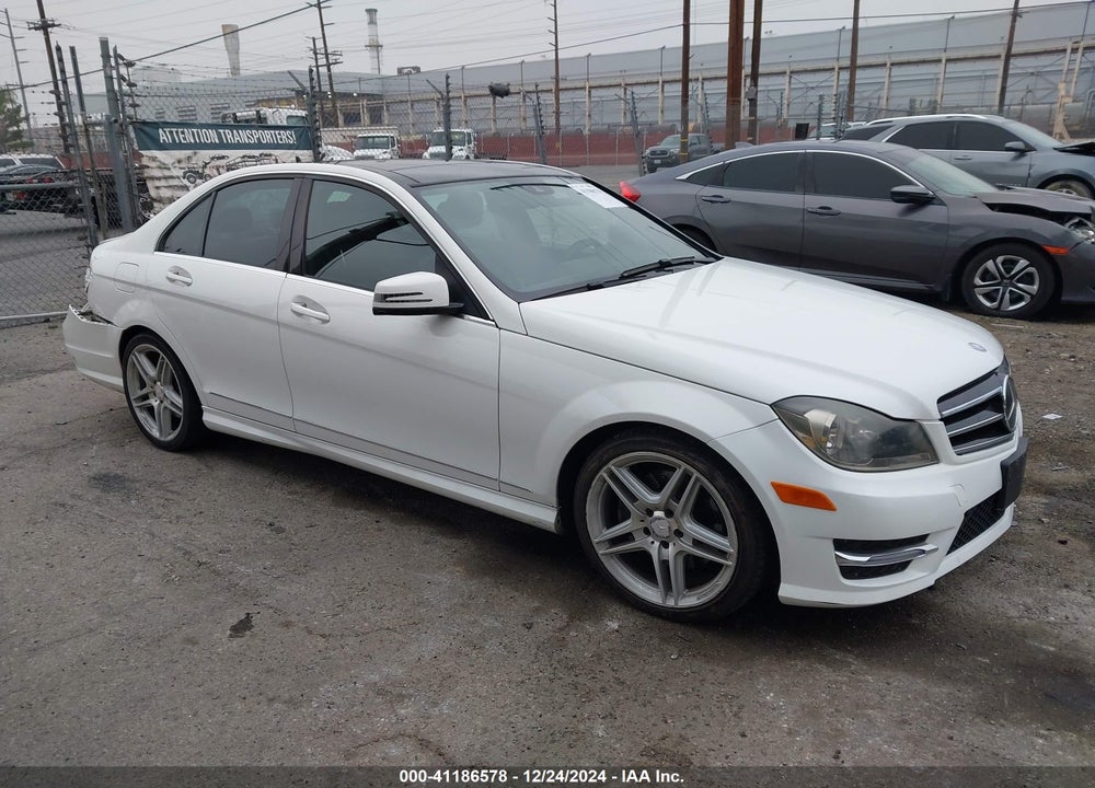 2014 MERCEDES-BENZ C 300 LUXURY 4MATIC/SPORT 4MATIC VIN: WDDGF8AB4EG226400
