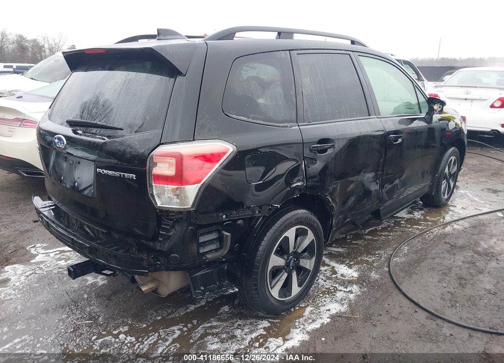 2018 SUBARU FORESTER VIN: JF2SJAEC4JH567959