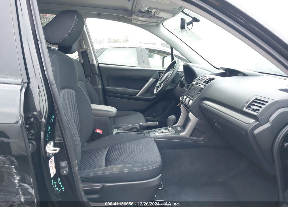 2018 SUBARU FORESTER VIN: JF2SJAEC4JH567959