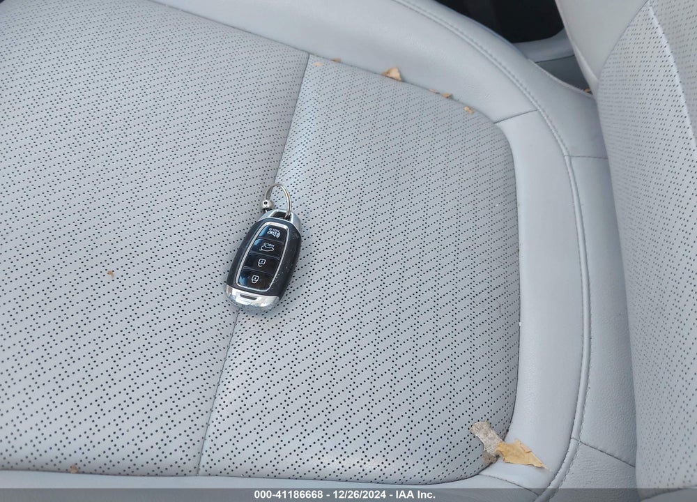 2019 HYUNDAI KONA EV LIMITED VIN: KM8K33AG6KU024095