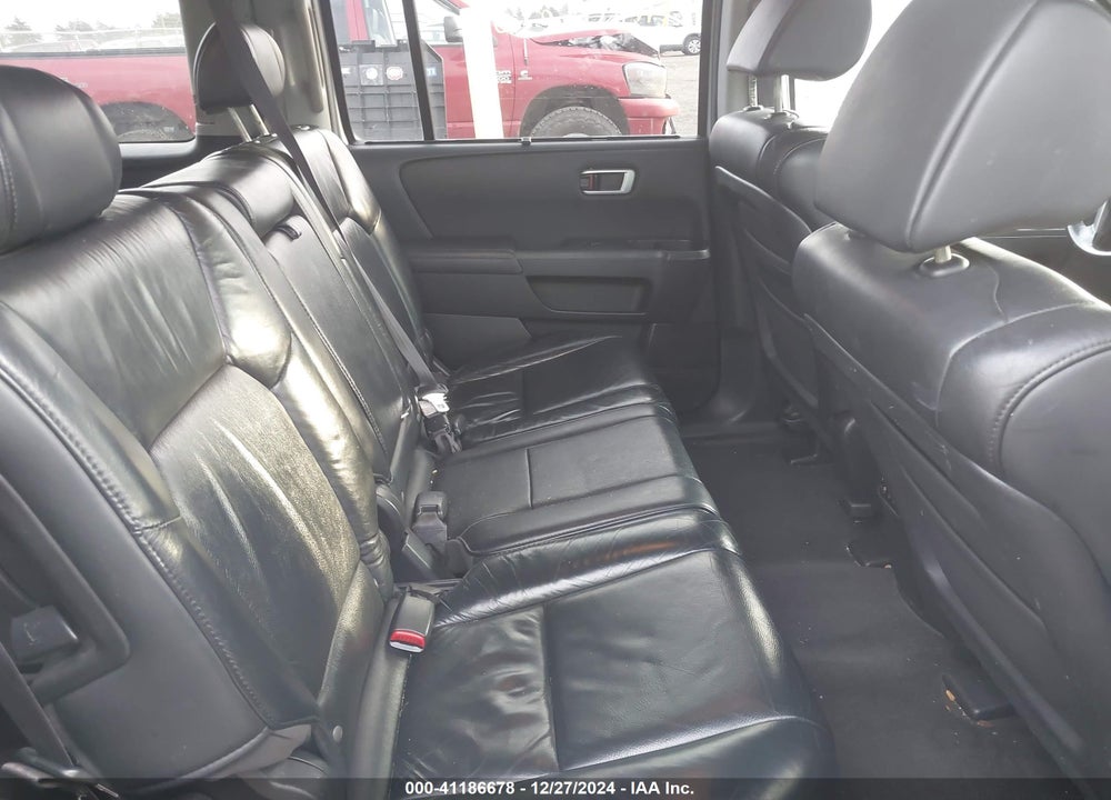 2011 HONDA PILOT TOURING VIN: 5FNYF4H98BB093947