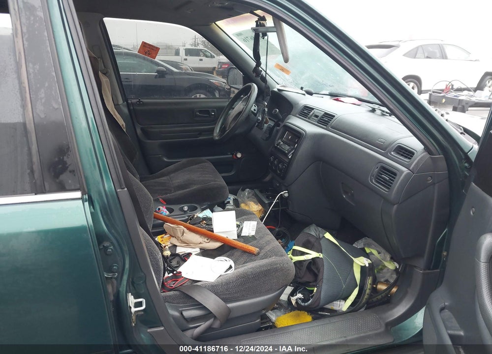 1999 HONDA CR-V LX VIN: JHLRD2846XC016102