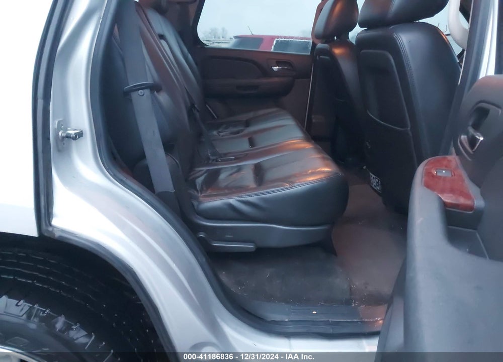 2010 CHEVROLET TAHOE LT VIN: 1GNUKBE03AR263104