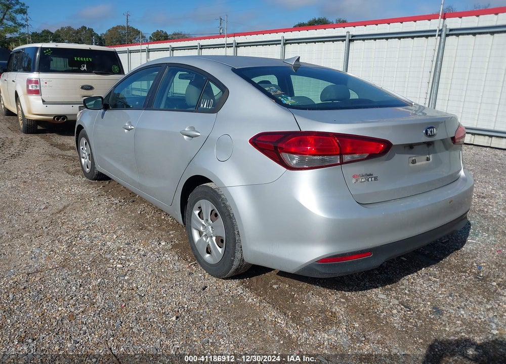 2018 KIA FORTE VIN: 3KPFL4A77JE197004