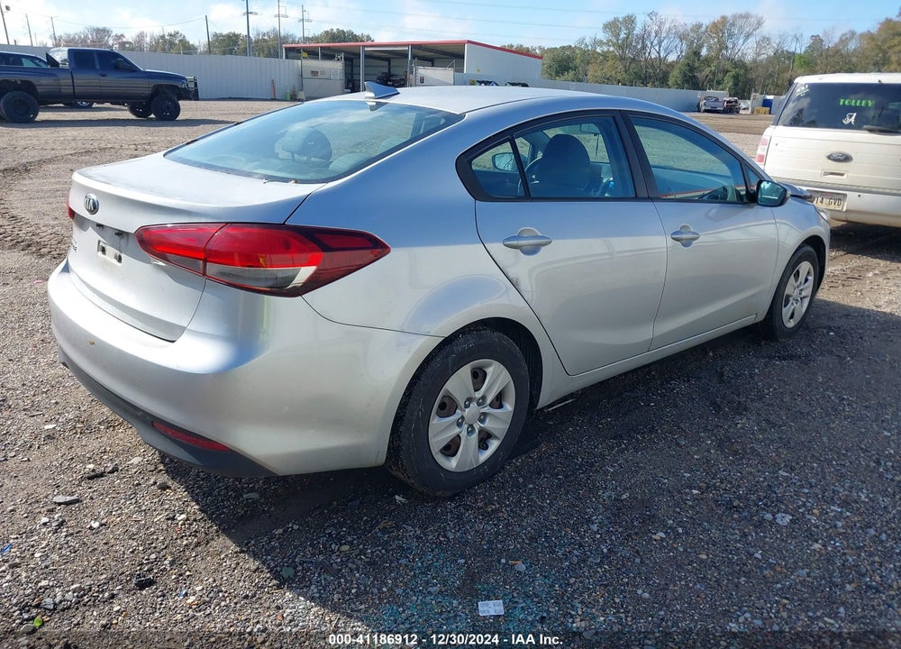 2018 KIA FORTE VIN: 3KPFL4A77JE197004