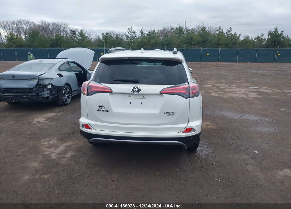2017 TOYOTA RAV4 VIN: 2T3DFREV7HW541675