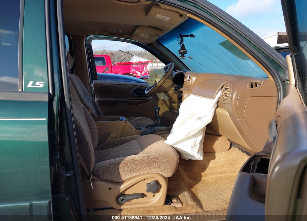 2002 CHEVROLET TRAILBLAZER LS VIN: 1GNDT13S522436336