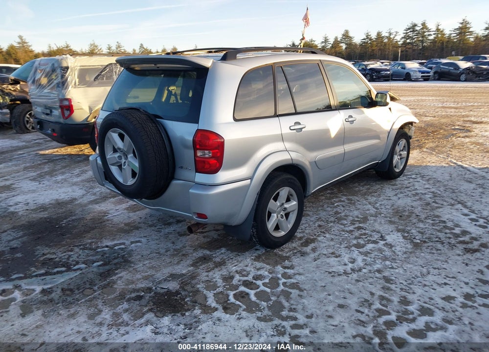 2005 TOYOTA RAV4 VIN: JTEHD20V656025581