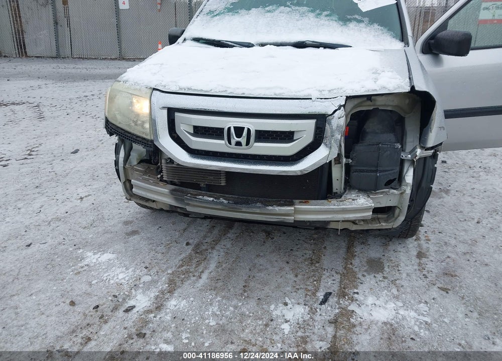 2009 HONDA PILOT LX VIN: 5FNYF48289B051615