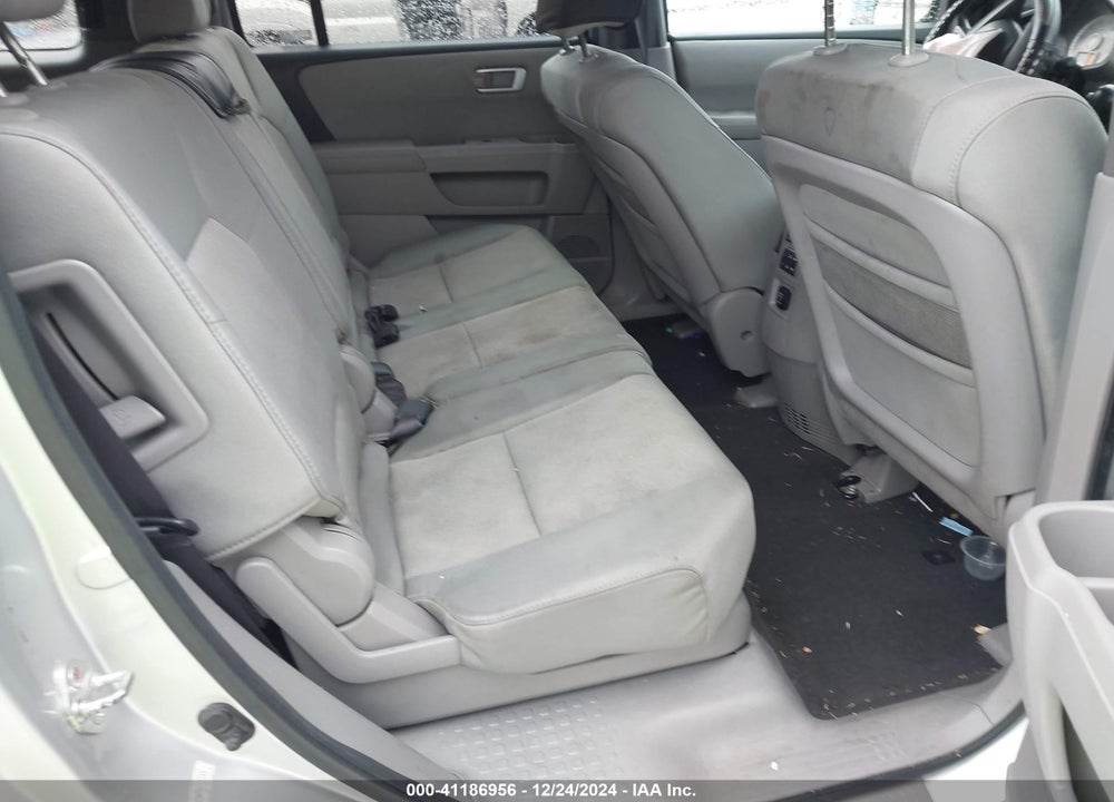 2009 HONDA PILOT LX VIN: 5FNYF48289B051615