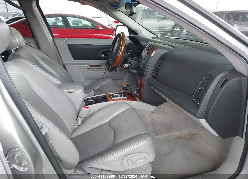 2006 CADILLAC SRX V6 VIN: 1GYEE637760110677