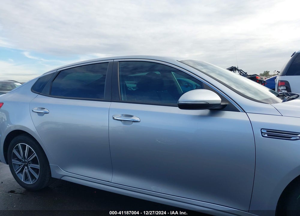 2019 KIA OPTIMA VIN: 5XXGT4L31KG354596