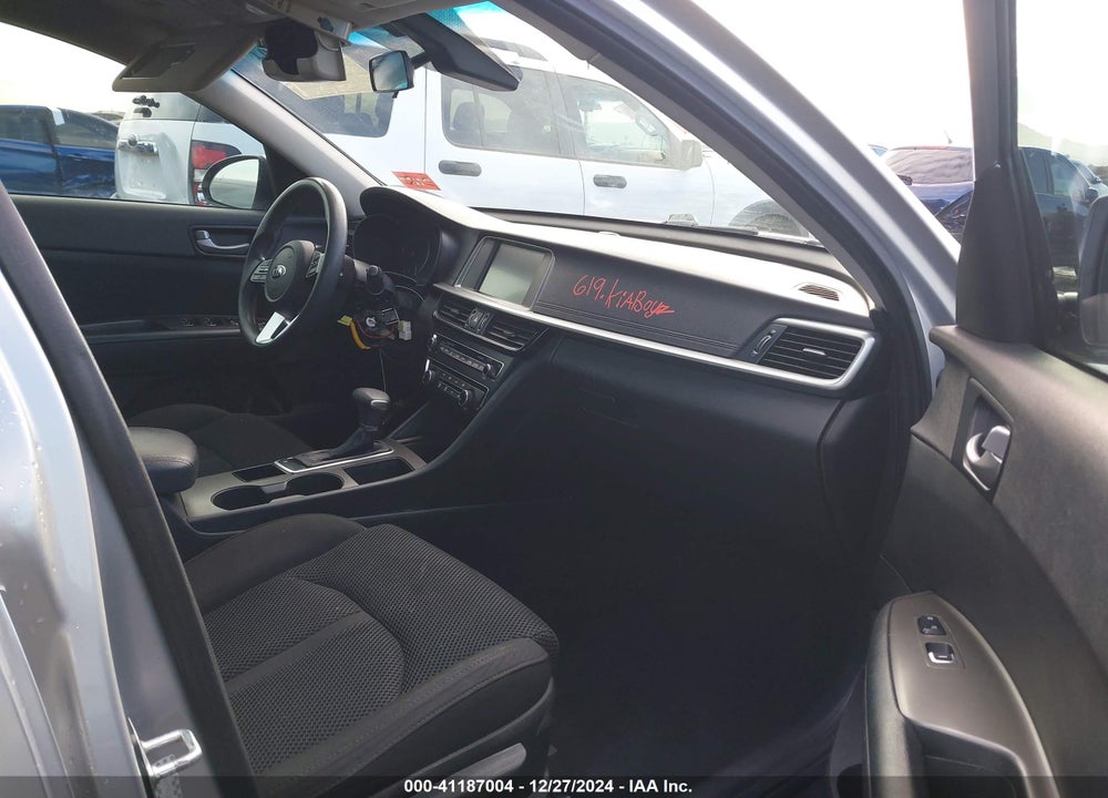 2019 KIA OPTIMA VIN: 5XXGT4L31KG354596