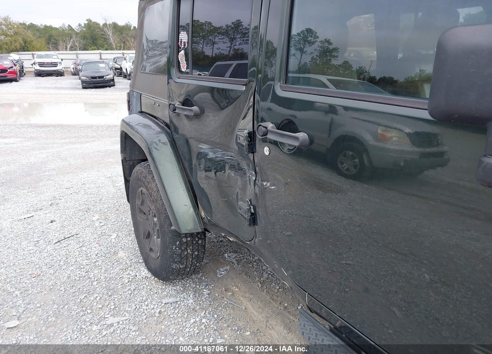 2011 JEEP WRANGLER UNLIMITED SAHARA VIN: 1J4BA5H15BL532422