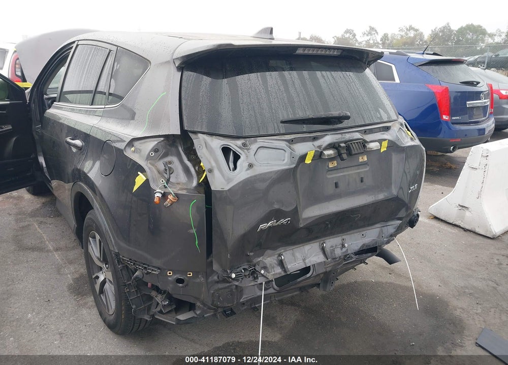 2017 TOYOTA RAV4 XLE VIN: JTMWFREV9HJ144752