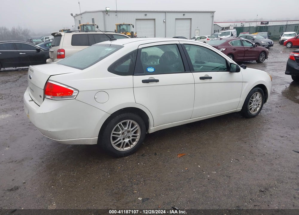 2011 FORD FOCUS SE VIN: 1FAHP3FNXBW180824